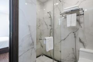 Phòng Superior giường đôi có ban công (Superior Double Room with Balcony)