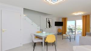 Green Valley 03- CleverDetails, Monte Verde, lux, distant sea view, 3 bedroom, 4 saltwater pools