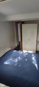 Sejours chez l'habitant Chambre privee bien desservie par les transports en commun : photos des chambres
