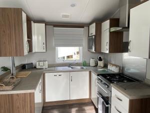 6 Berth Comfy Homely Caravan, Dog Friendly