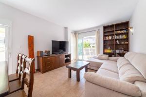 Trendy Homes Toyo Golf