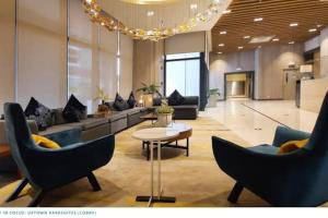 LuxeStaysMnl Coastal Chic Netflx 380MBPS Pool BGC