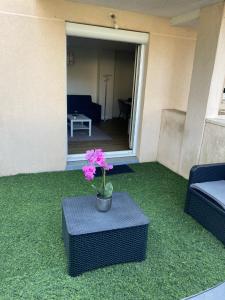 Logement entier chambre+salon + jardin & terrasse