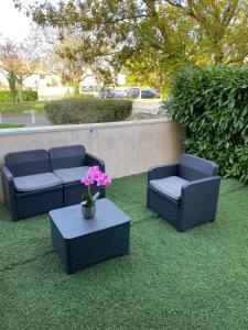 Logement entier chambre+salon + jardin & terrasse