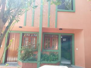 Guarujá, Linda casa em condomínio fechado .