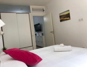 Green Beach Las Canteras