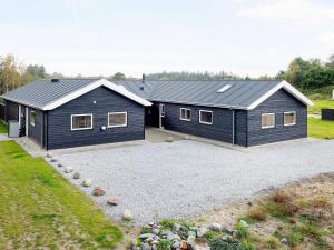 18 person holiday home in Ålbæk