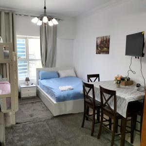 Private Studio Apartment in Tecom next to Metro station