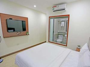 K-BIZ 1 HOTEL - Ngõ 1 Trần Văn Lai HN - by BAY LUXURY