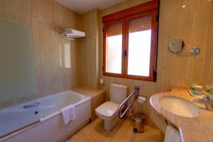 Economy Double or Twin Room room in Hotel Balneario Parque de Cazorla