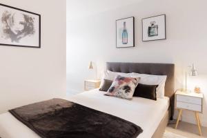 Chasing Skylines - Chic & Contemporary Living