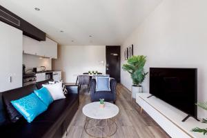 Experience the Buzzing Swanston Locale from QV