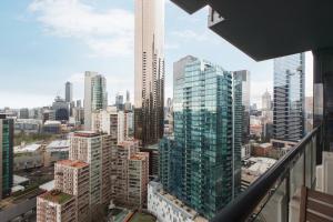 Cradle the Clouds - Southbank Stay with Parking