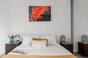 Heart of Richmond Hideaway with Spacious Balcony