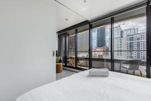 Katherine Place - Modern and Central Balcony Pad