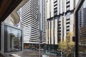 The Nook - A Prime Location to Explore Melbourne