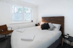 Sophisticated and Spacious South Yarra Sanctuary