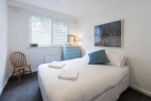 Sophisticated and Spacious South Yarra Sanctuary