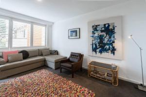 Sophisticated and Spacious South Yarra Sanctuary