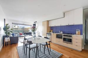 City Living Made Easy on Swanston St with Parking