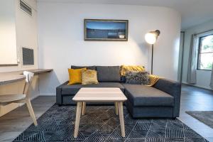 Zen Boutique A Well-connected Studio with Parking