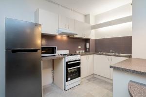 Zen Boutique A Well-connected Studio with Parking