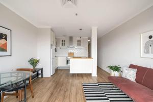 Georgina Mid-Century Modern Poolside Stay