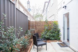 Esperanza Gardens - A Stylish Victorian Studio