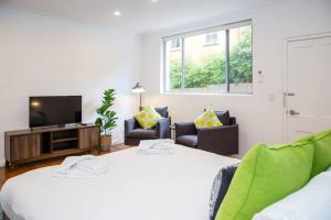 Esperanza Gardens - A Stylish Victorian Studio