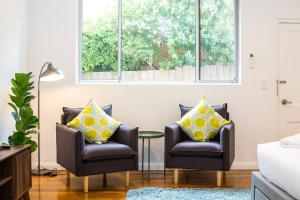 Esperanza Gardens - A Stylish Victorian Studio