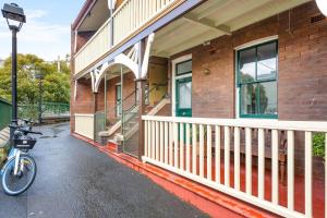 Harbourfront meets Heritage Chic near Barangaroo