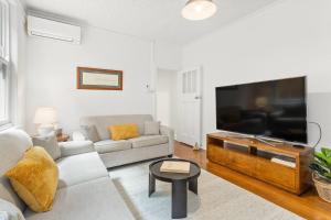 Harbourfront meets Heritage Chic near Barangaroo