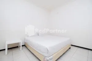 Dukuh Kupang Residence Mitra RedDoorz - Pradahkalikendal