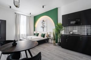 R6 - Boutique Apartments, Best Location By BQA