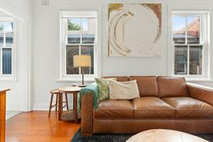 Contemporary Charm with Spectacular Harbour Views