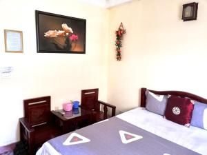 Bảo Lâm - Ngõ 192 Lê Trọng Tấn - by Bay Hostel