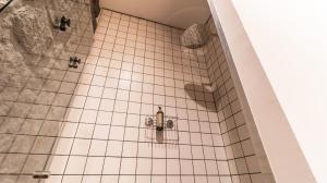 Luxury Oasis in Bonfim by LovelyStay