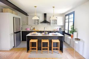 Maisons de vacances NEW Remodeled Home 4Bed/3.5Bath, Walking to BEACH! : photos des chambres