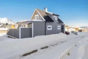 Huset i Stamsund - Rishaugen Huset i Stamsund - Rishaugen