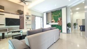 Melaka Homestay with pool 4BR Semi-D,BBQ,KTV,Billiard 15pax DeStarryVilla