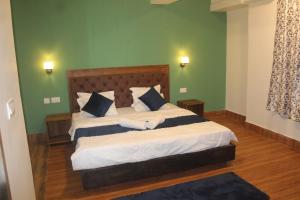 DISHA SILVER PEAK Hotel