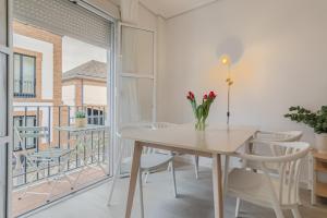 ISG Apartments Bécquer Free Parking inside the building