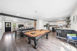 Pool Stay Near DT, Heights WiFi Games Yard BBQ