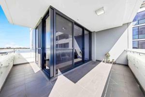 Sun-filled Apt w Stunning Open Views of Park&City