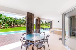 Casa Coral 701 Sur @ Mareazul Beachfront.