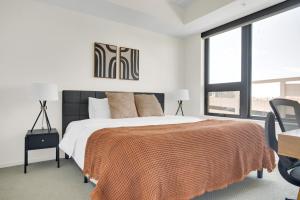 Congress Park 1BR w Gym Pool nr shops dining DEN-193