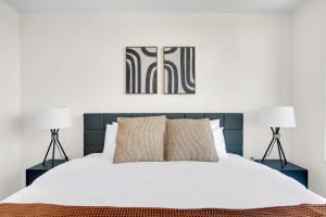 Congress Park 1BR w Gym Pool nr shops dining DEN-193