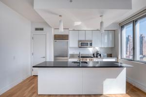 Midtown West 2br w gym wd nr hudson river NYC-1243