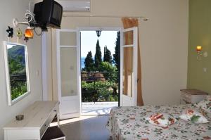 Taxi Driver Apartments Corfu Greece