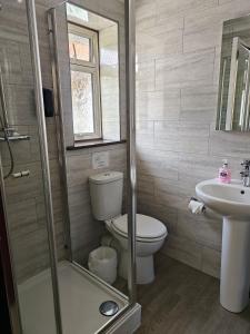 Family Room room in Little Foxes Hotel & Gatwick Airport Parking